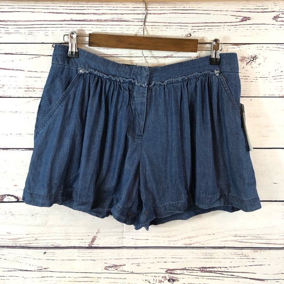 MAX STUDIO Odette “Denim” Shorts, NWT, size 6 - Picture 1 of 6
